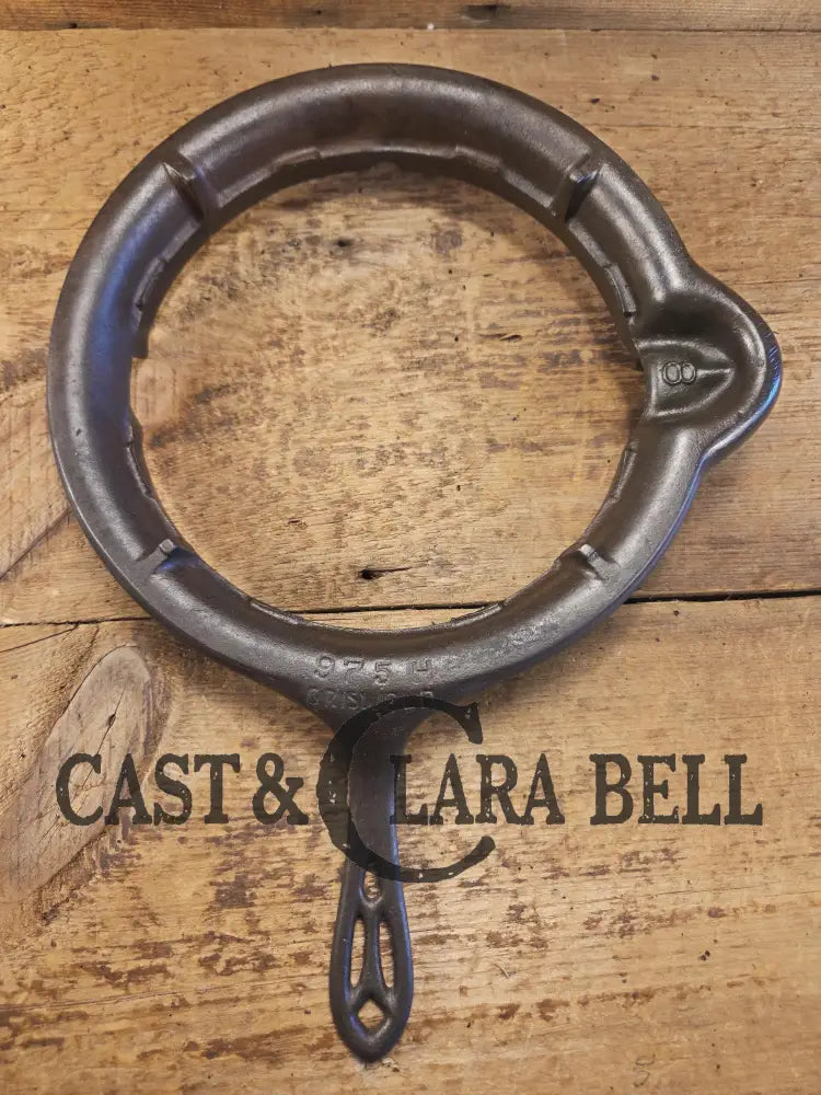 Awesome! 1920’s Griswold #8 Waffle Iron 885/886 with Matching Low Base 975. Ready to make crispy waffles! Waffle Iron