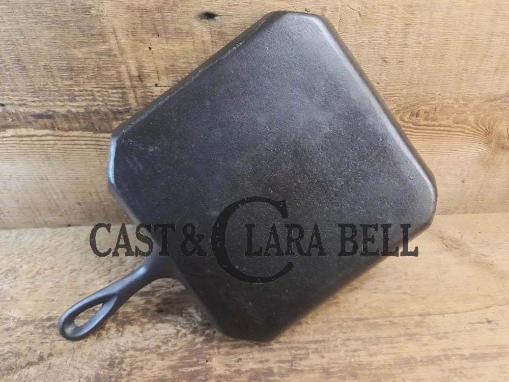 Awesome 1930-40โs Era Lodge Bacon & Egg Breakfast Skillet. Great gift idea for the everyday cook in your life!