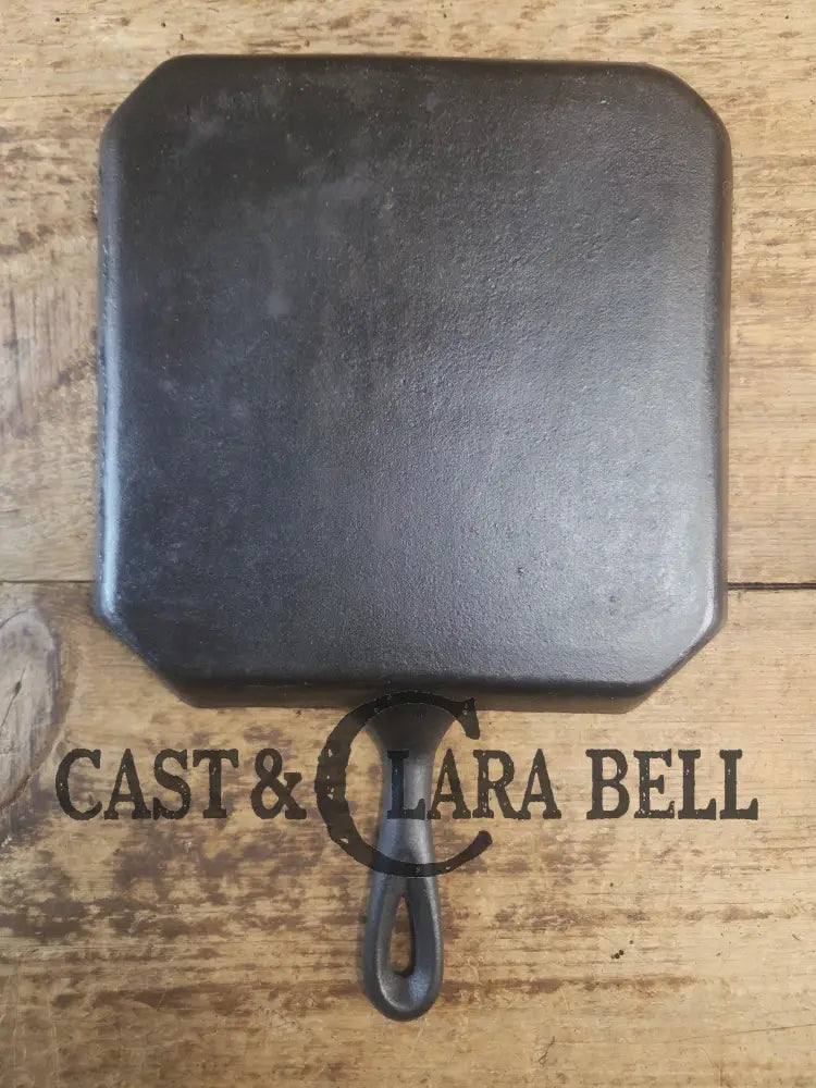 Awesome 1930-40โs Era Lodge Bacon & Egg Breakfast Skillet. Great gift idea for the everyday cook in your life!