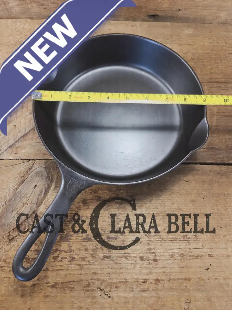 Awesome 1940’s Griswold #6 Cast Iron Skillet with Small Block Logo Flat Style Handle and Smooth Bottom 699 D Skillet