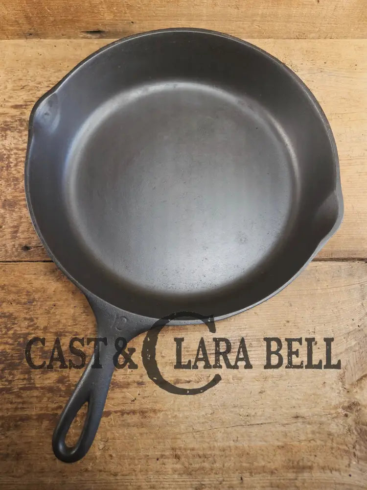 Awesome bacon skillet. Big 1930โs Wagner Ware #10 Cast Iron Skillet with Stylized Logo 1060 R Skillet