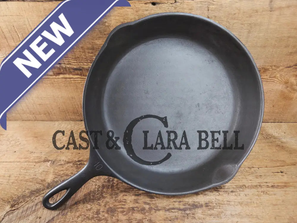 Awesome big bacon skillet! Big 1930’s Wagner Ware #10 Cast Iron Skillet with Stylized Logo 1060 A Skillet