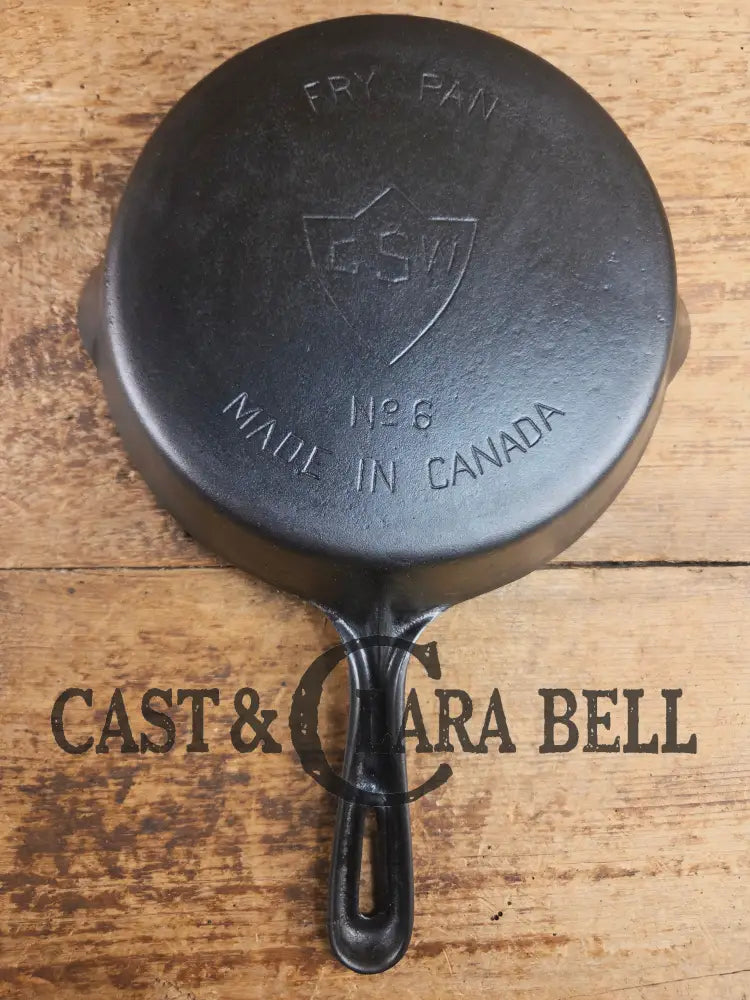 Awesome Canadian made 1940βs vintage GSW (General Steel Wares) #6 skillet. Harder to find! Skillet