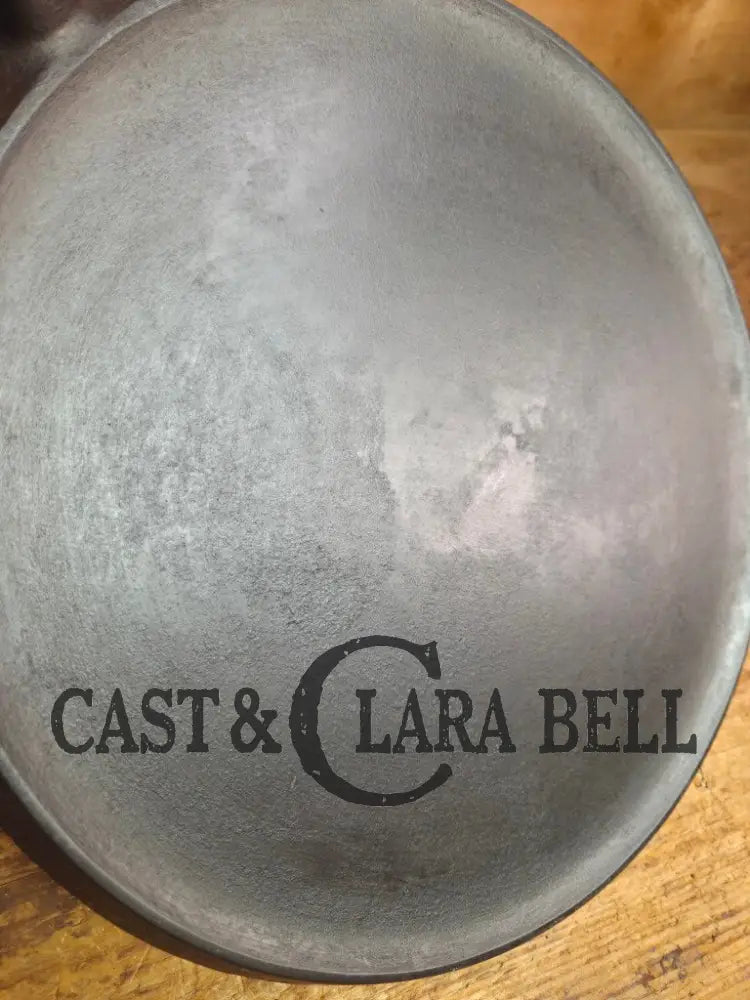 Awesome pizza griddle or for breakfast hot cakes! 1920’’s #10 Griswold Large Block cast iron Griddle 610 Griddle