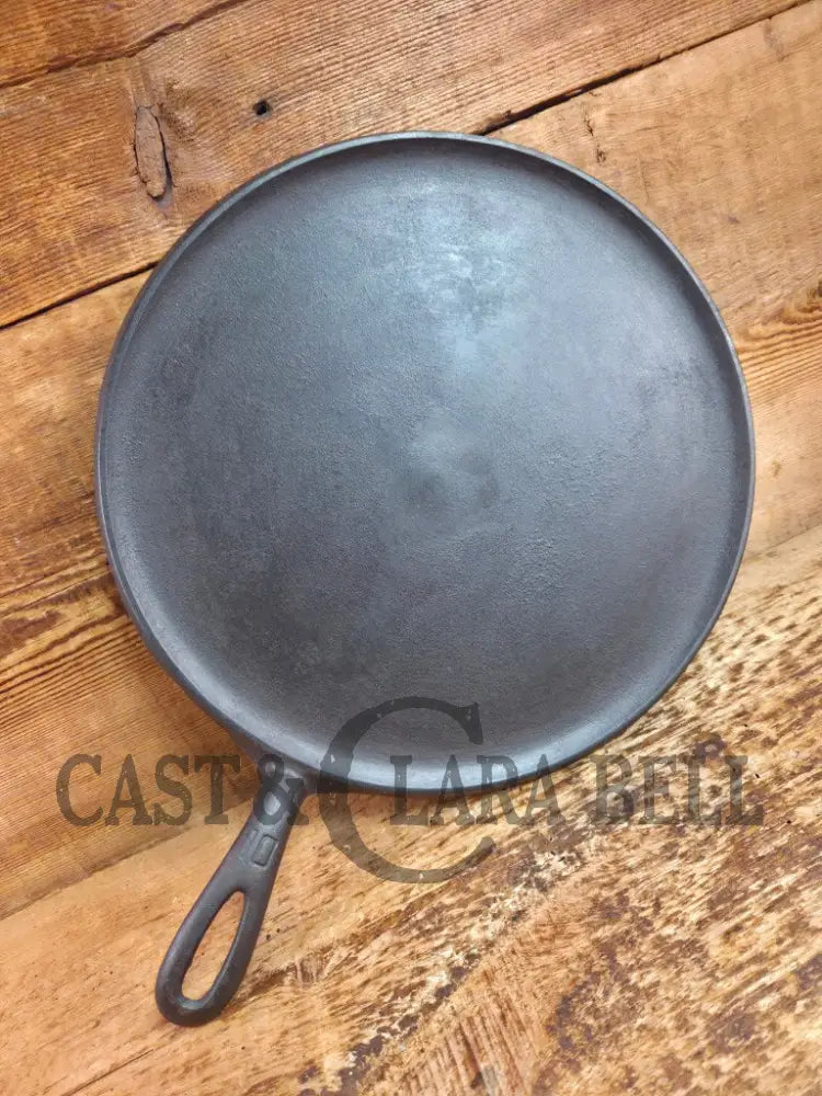 Awesome pizza griddle or for breakfast hot cakes! 1920ββs #10 Griswold Large Block cast iron Griddle 610 Griddle