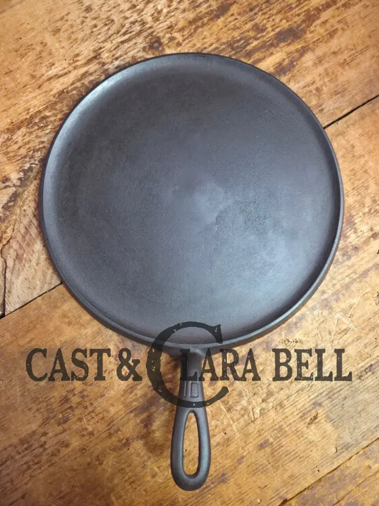 Awesome pizza griddle or for breakfast hot cakes! 1920’’s #10 Griswold Large Block cast iron Griddle 610 Griddle