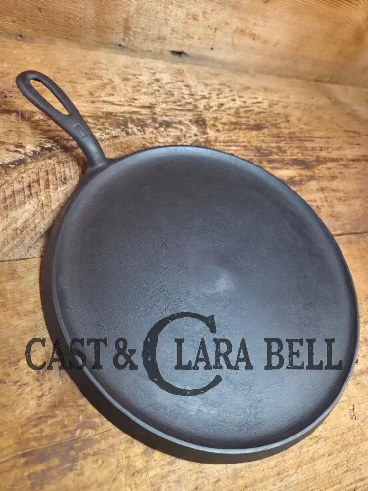 Awesome pizza griddle or for breakfast hot cakes! 1920’’s #10 Griswold Large Block cast iron Griddle 610 Griddle