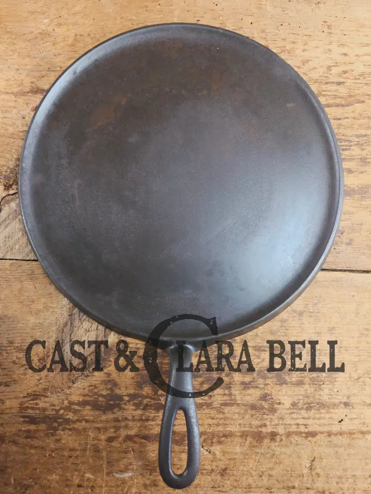 Awesome pizza griddle or for breakfast hot cakes! 1920ββs #10 Griswold Large Block cast iron Griddle 610 Griddle