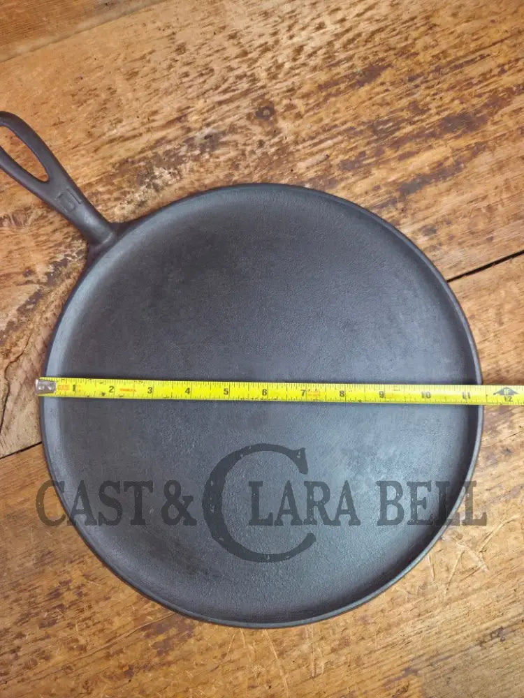 Awesome pizza griddle or for breakfast hot cakes! 1920ββs #10 Griswold Large Block cast iron Griddle 610 Griddle