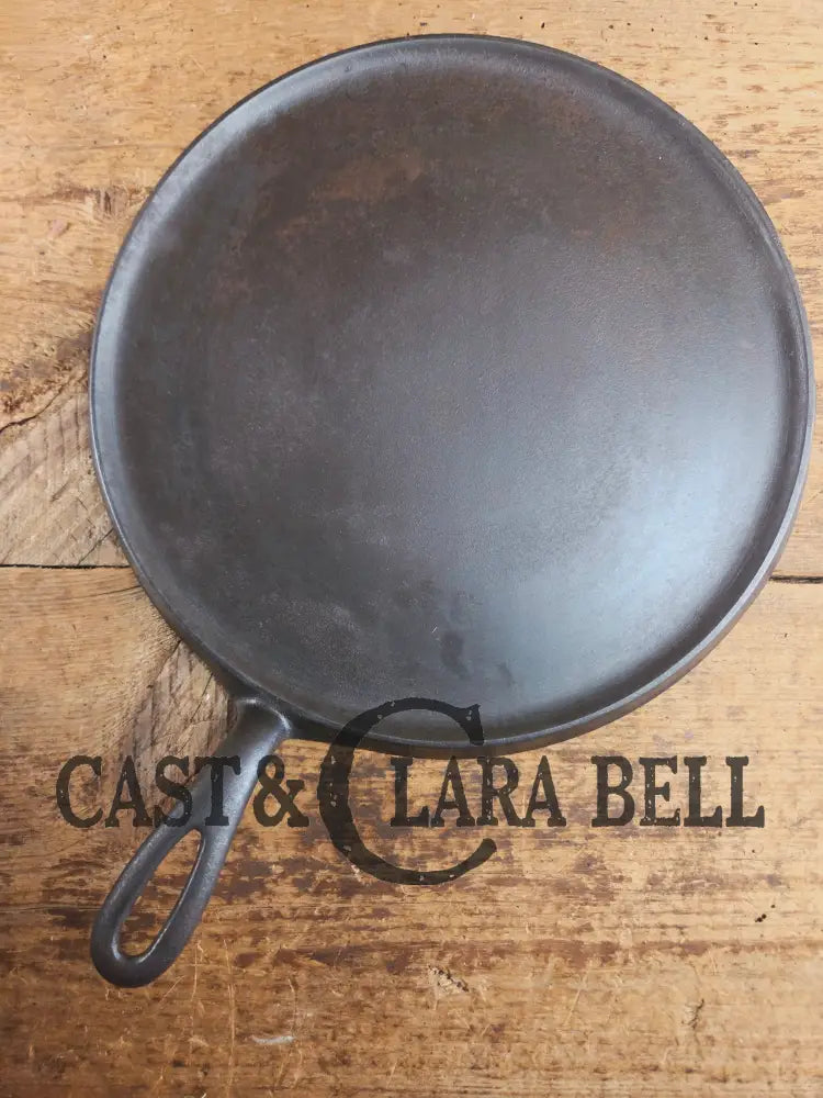 Awesome pizza griddle or for breakfast hot cakes! 1920ββs #10 Griswold Large Block cast iron Griddle 610 Griddle