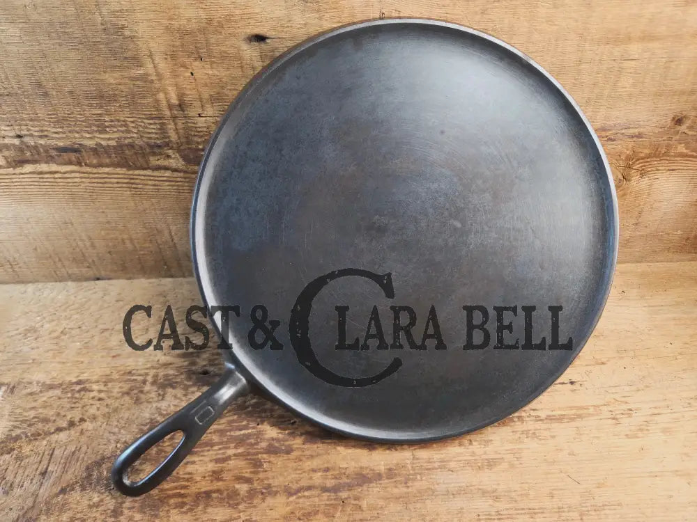 Awesome pizza griddle or for breakfast hot cakes! 1920ββs #10 Griswold Large Block cast iron Griddle 610 Griddle