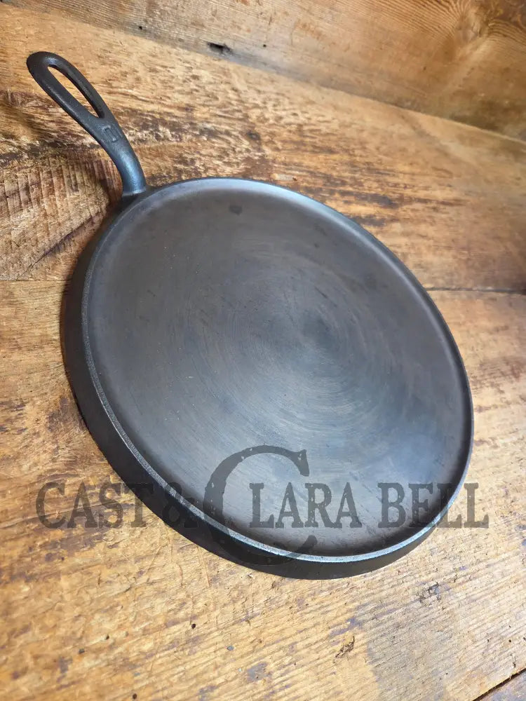 Awesome pizza griddle or for breakfast hot cakes! 1920’’s #10 Griswold Large Block cast iron Griddle 610 - Griddle