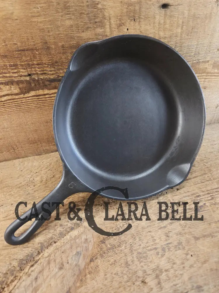 Awesome saute and side skillet! 1930’s Wagner Ware #6 Cast Iron Skillet 1056 R Smooth Bottom Skillet