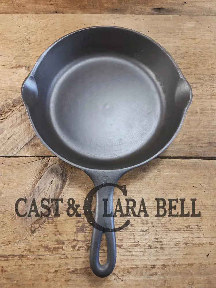 Awesome saute and side skillet! 1930’s Wagner Ware #6 Cast Iron Skillet 1056 R Smooth Bottom Skillet