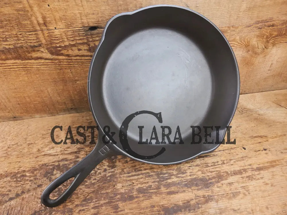 Awesome saute skillet! 1930’s Griswold #6 cast iron Skillet with Large Block Logo and Smooth Bottom 699 J Skillet