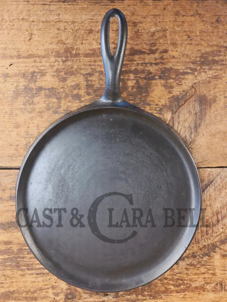 Awesome single serve piece! Lightweight early 1920 Griswold Slant Logo Vintage Griddle #8 Erie 738 - Griddle