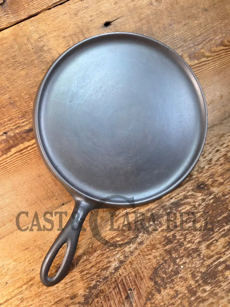 Awesome single serve piece! Lightweight early 1920 Griswold Slant Logo Vintage Griddle #8 Erie 733 - Griddle