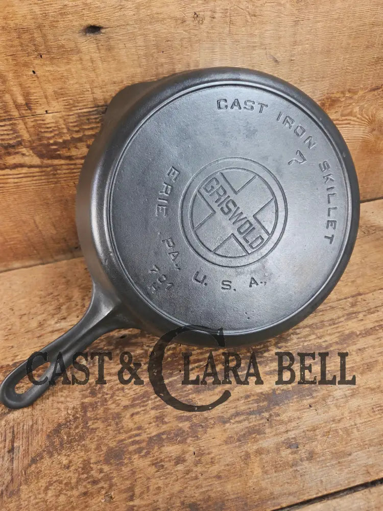BEAUTIFUL! 1910-20βs Griswold #7 Skillet with Heat Ring and Large Block Logo 701 Skillet