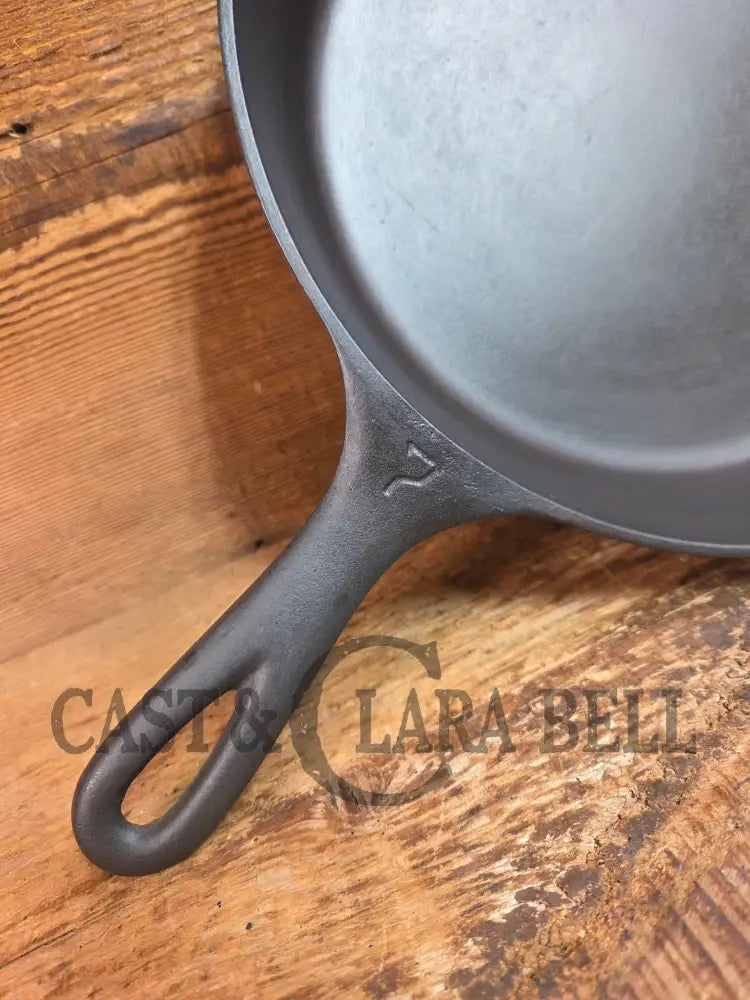 BEAUTIFUL! 1910-20βs Griswold #7 Skillet with Heat Ring and Large Block Logo 701 - Skillet