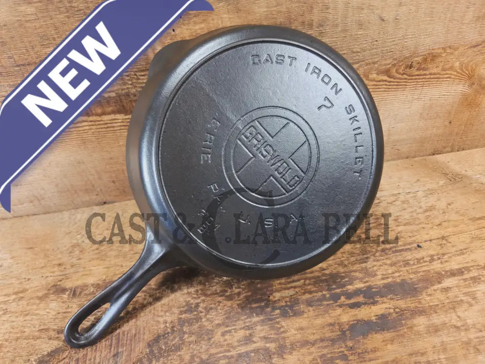 BEAUTIFUL! 1910-20’s Griswold #7 Skillet with Heat Ring and Large Block Logo 701 B - Skillet