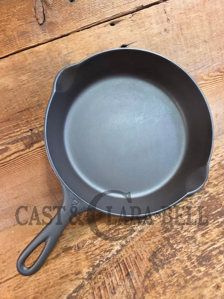 BEAUTIFUL! 1910-20βs Griswold #7 Skillet with Heat Ring and Large Block Logo 701 E - Skillet