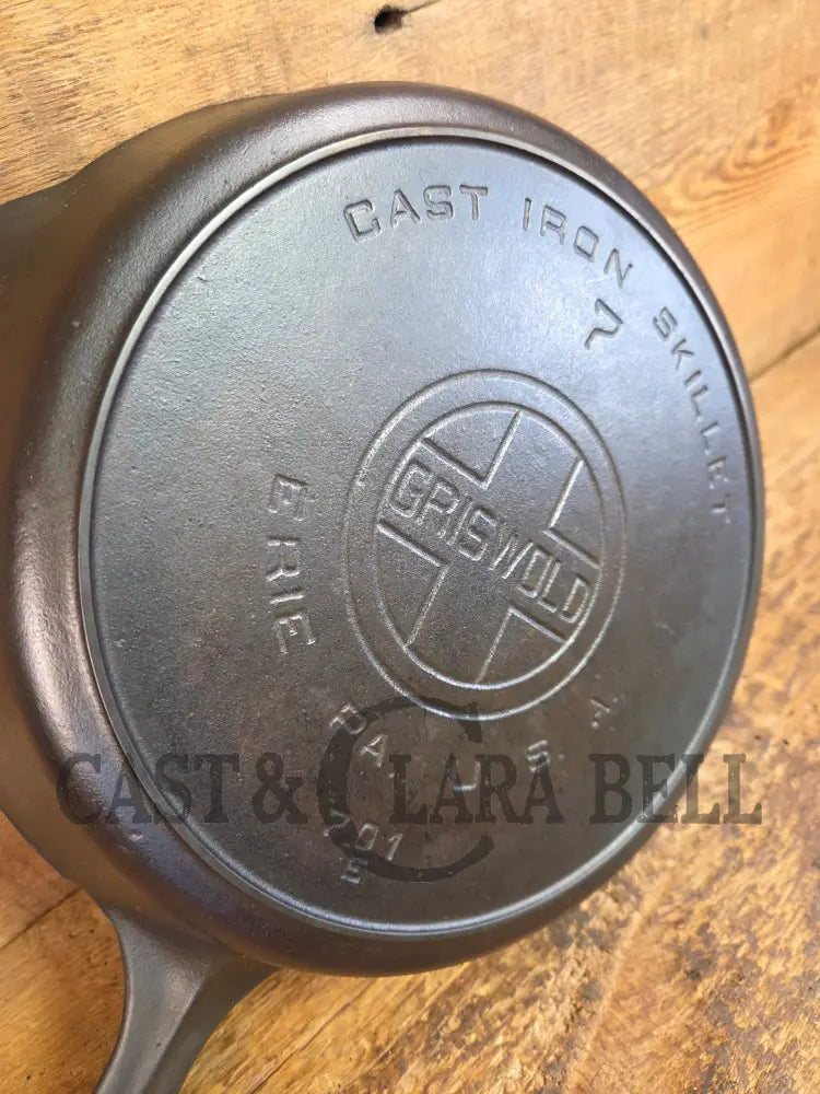 BEAUTIFUL! 1910-20βs Griswold #7 Skillet with Heat Ring and Large Block Logo 701 E - Skillet