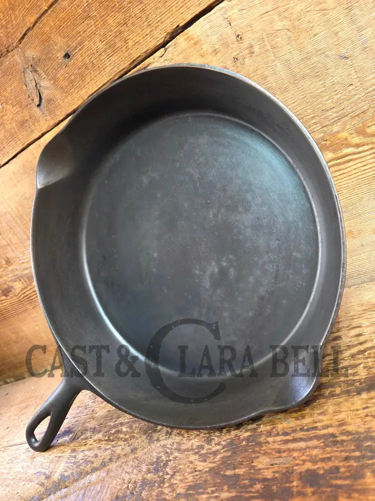 Beautiful 1910βs Early Favorite Piqua Ware #9 Cast Iron Skillet Smiley Logo Skillet