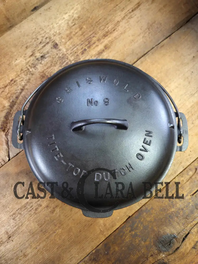 Beautiful 1920’s Griswold No. 9 Tite-Top Dutch Oven with Block Logo p/n 834 B Block Logo lid 2552 A. PERFECT for stews