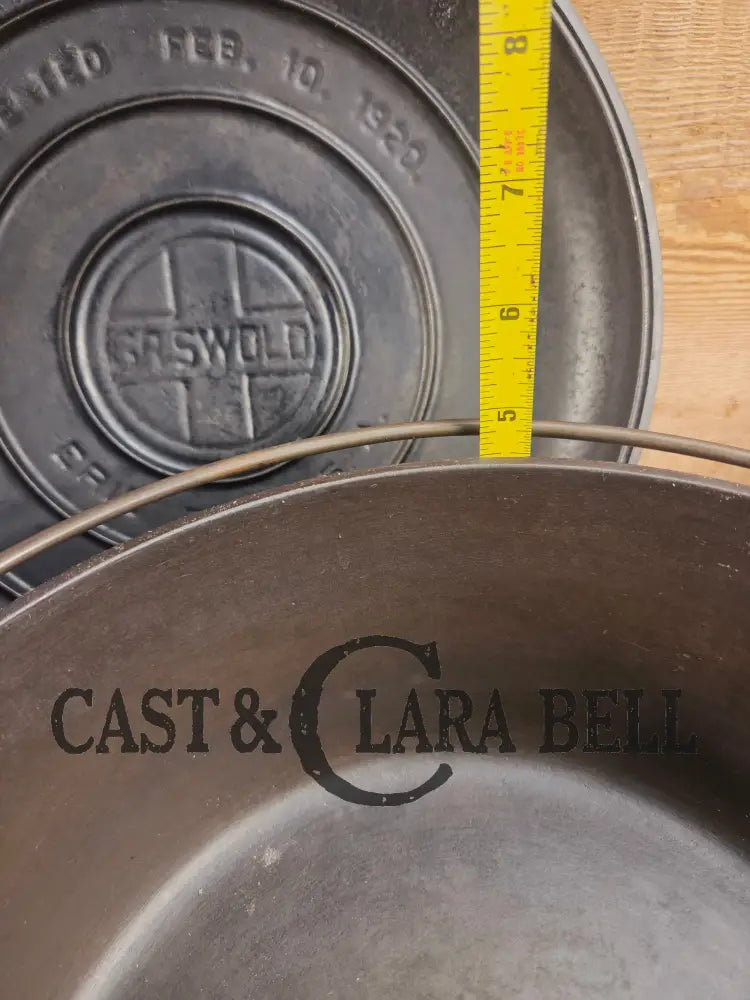 Beautiful 1920’s Griswold No. 9 Tite-Top Dutch Oven with Block Logo p/n 834 B Block Logo lid 2552. PERFECT for stews