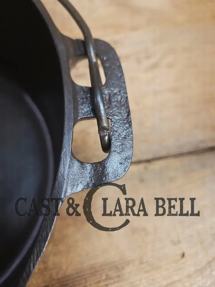 Beautiful 1920βs Griswold No. 9 Tite-Top Dutch Oven with Block Logo p/n 834 Slant Logo lid 2552. PERFECT for stews