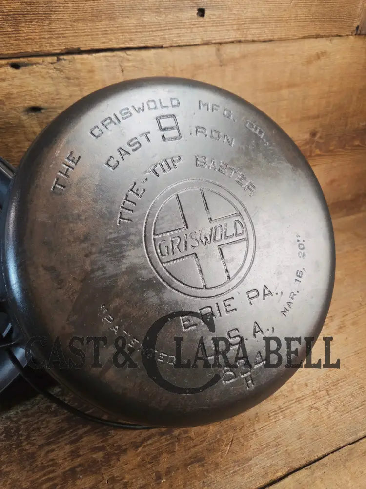 Beautiful 1920’s Griswold No. 9 Tite-Top Dutch Oven with Slant Logo p/n 834 H Block Logo lid 2552. PERFECT for stews