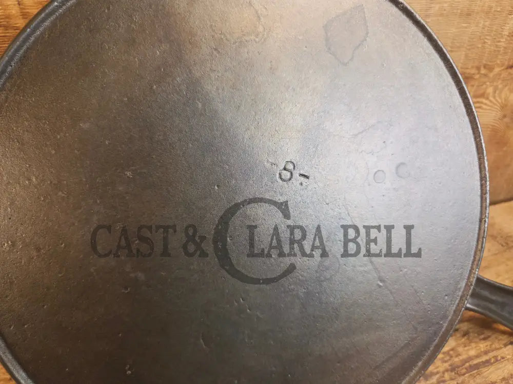 Beautiful 1920βs Vollrath #8 Cast Iron Skillet with Heat Ring - Skillet