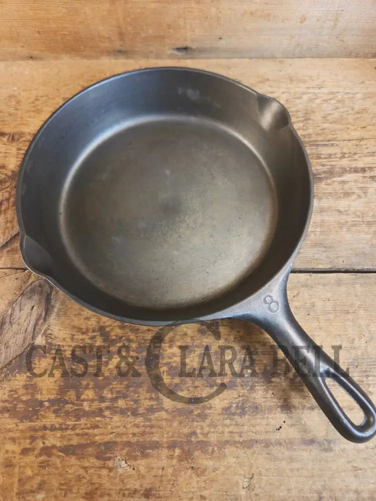 Beautiful 1920βs Vollrath #8 Cast Iron Skillet with Heat Ring - Skillet