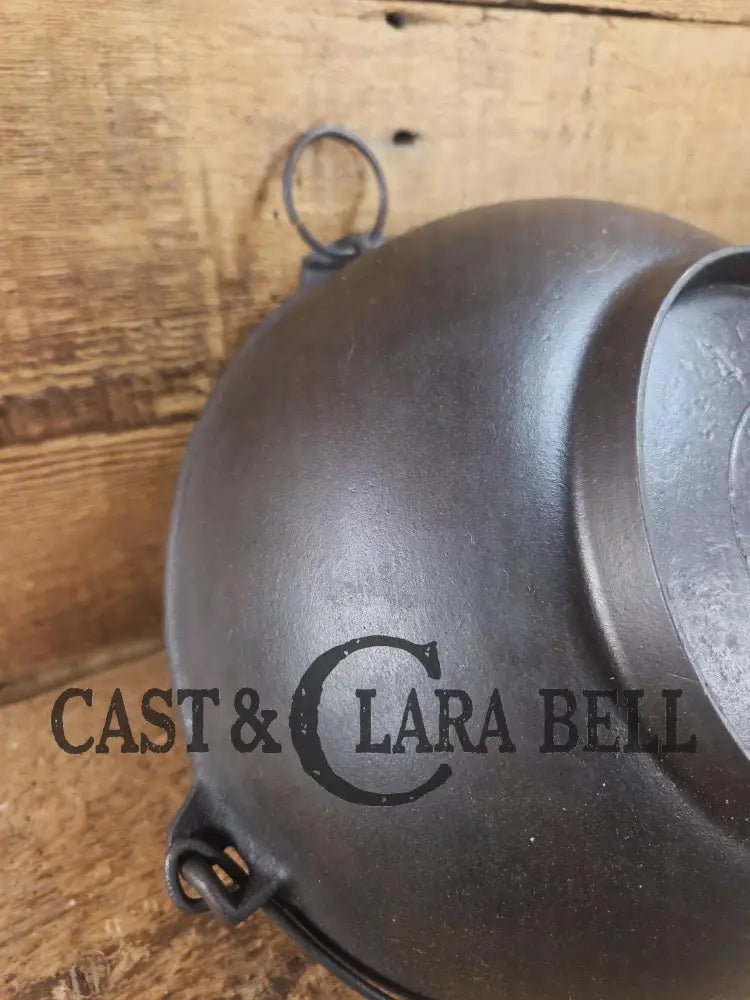 Beautiful 1930βs #4 Griswold (#782) Scotch Bowl (aka candy kettle). Hard to find really cook bowl for bread proofing