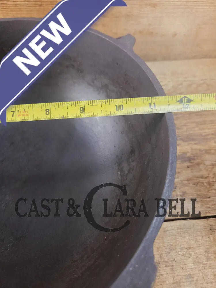 Beautiful 1930βs #4 Griswold (#782) Scotch Bowl (aka candy kettle). Hard to find really cook bowl for bread proofing