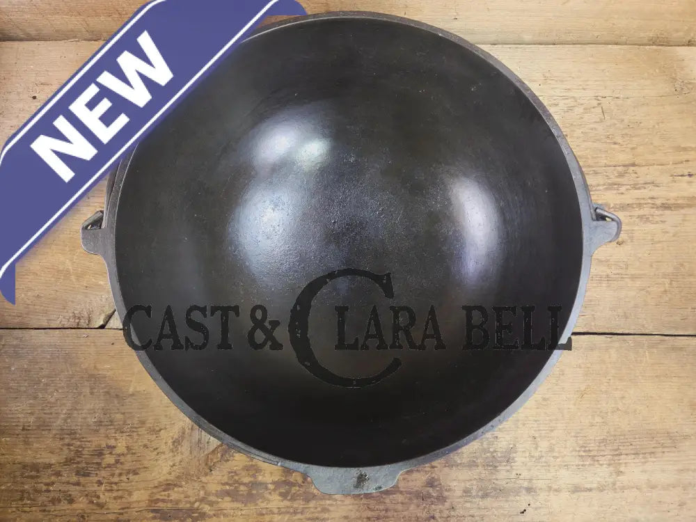 Beautiful 1930βs #5 Griswold (#783) Scotch Bowl (aka candy kettle). Hard to find really cook bowl for bread proofing