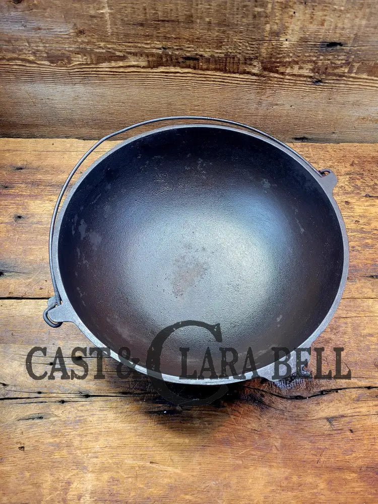 Beautiful 1930βS Griswold (#782) Scotch Bowl (Aka Candy Kettle). Hard To Find Gorgeous