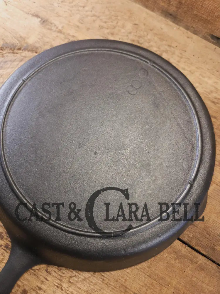 Beautiful!! 1930’s Lodge #8 Cast Iron Skillet with 3 Notch Heat Ring. Raised Blob makers mark Skillet