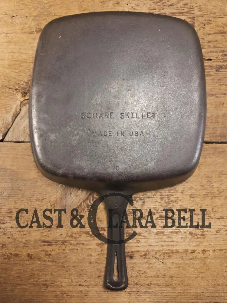 Beautiful 1940βs later series Wagner Square Skillet Fully Restored and Ready to Go. Perfect for breakfasts frying and