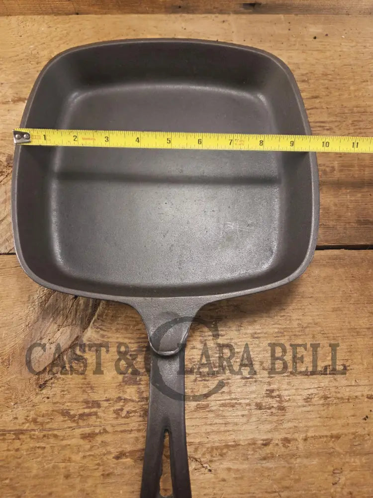 Beautiful 1940βs later series Wagner Square Skillet Fully Restored and Ready to Go. Perfect for breakfasts frying and
