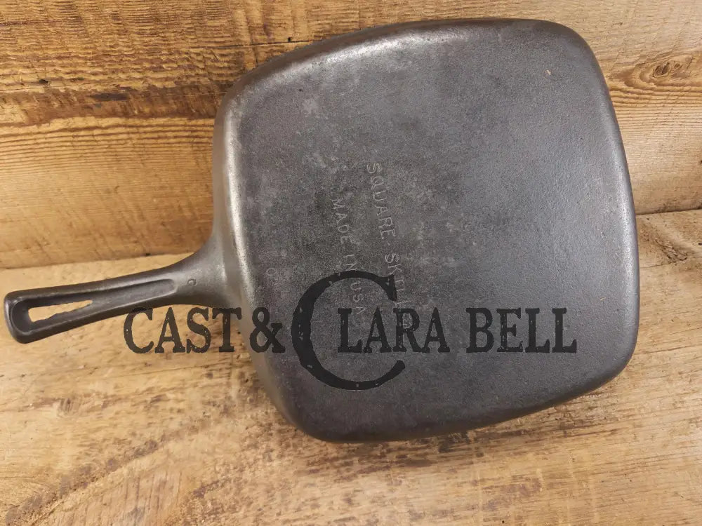 Beautiful 1940’s later series Wagner Square Skillet Fully Restored and Ready to Go. Perfect for breakfasts frying and