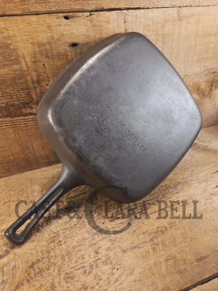 Beautiful 1940βs later series Wagner Square Skillet Fully Restored and Ready to Go. Perfect for breakfasts frying and
