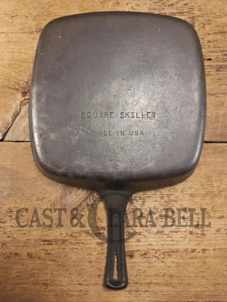 Beautiful 1940βs later series Wagner Square Skillet Fully Restored and Ready to Go. Perfect for breakfasts frying and