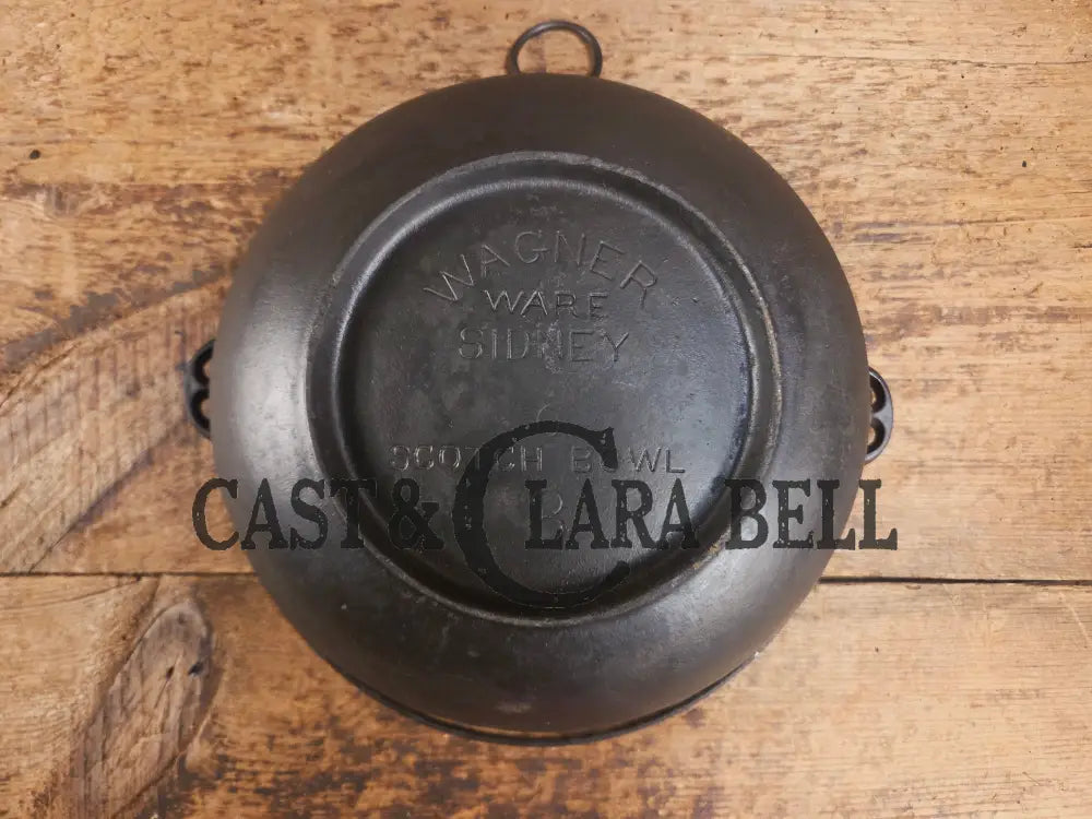 Beautiful #3 1910’s era Wagner Sidney #3 Scotch Bowl (aka candy kettle). Hard to find GORGEOUS collector’s piece Dutch