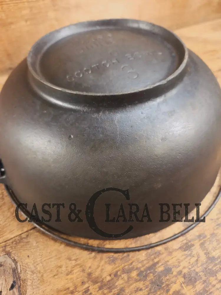 Beautiful #3 1910’s era Wagner Sidney #3 Scotch Bowl (aka candy kettle). Hard to find GORGEOUS collector’s piece Dutch