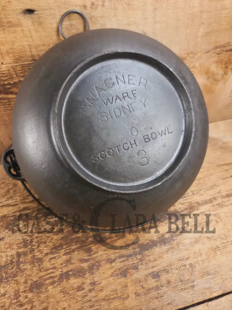 Beautiful #3 1910’s era Wagner Sidney #3 Scotch Bowl (aka candy kettle). Hard to find GORGEOUS collector’s piece Dutch