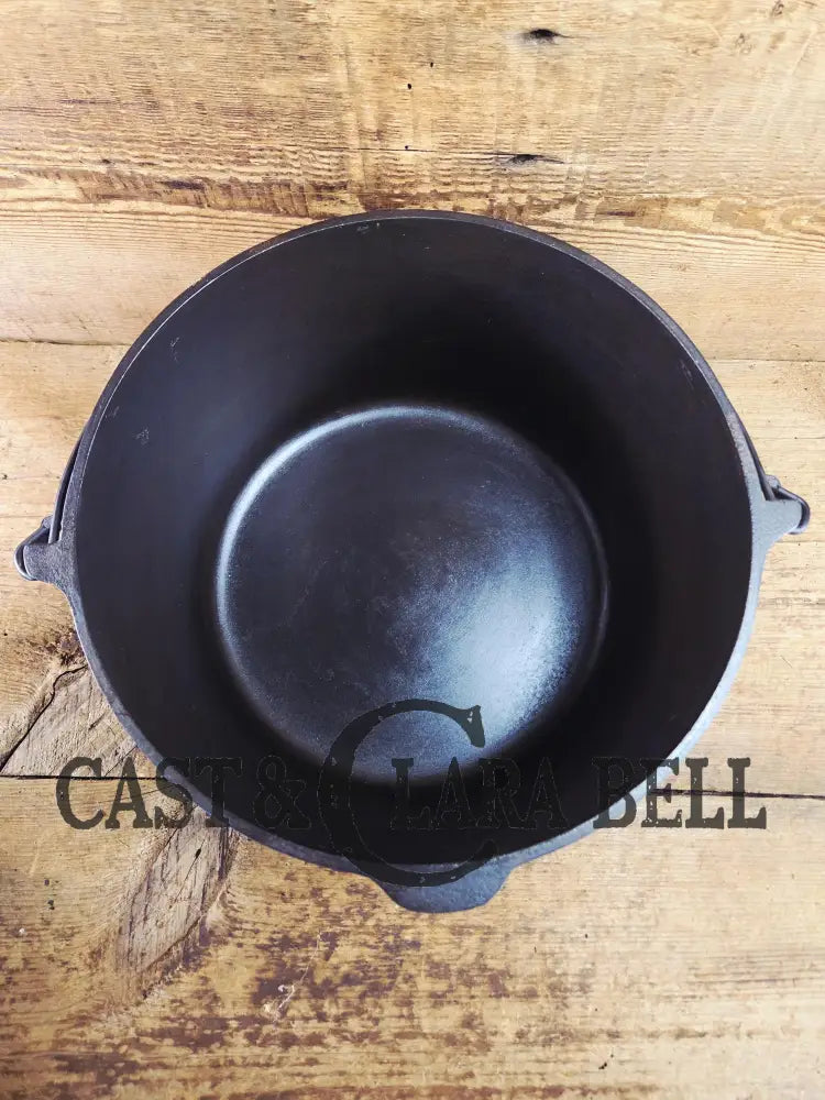 Beautiful and tough to find #8 1930โs Block Logo Griswold (#938) Maslin Kettle! Gorgeous collector and canner piece!