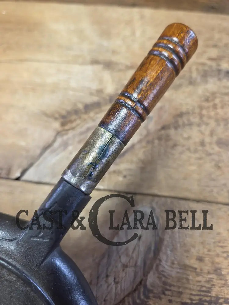 Beautiful! Early 1900’s Wagner #7 Cast Iron Waffle Iron with low base. Pat’d 1910. Fully restored and ready to use!