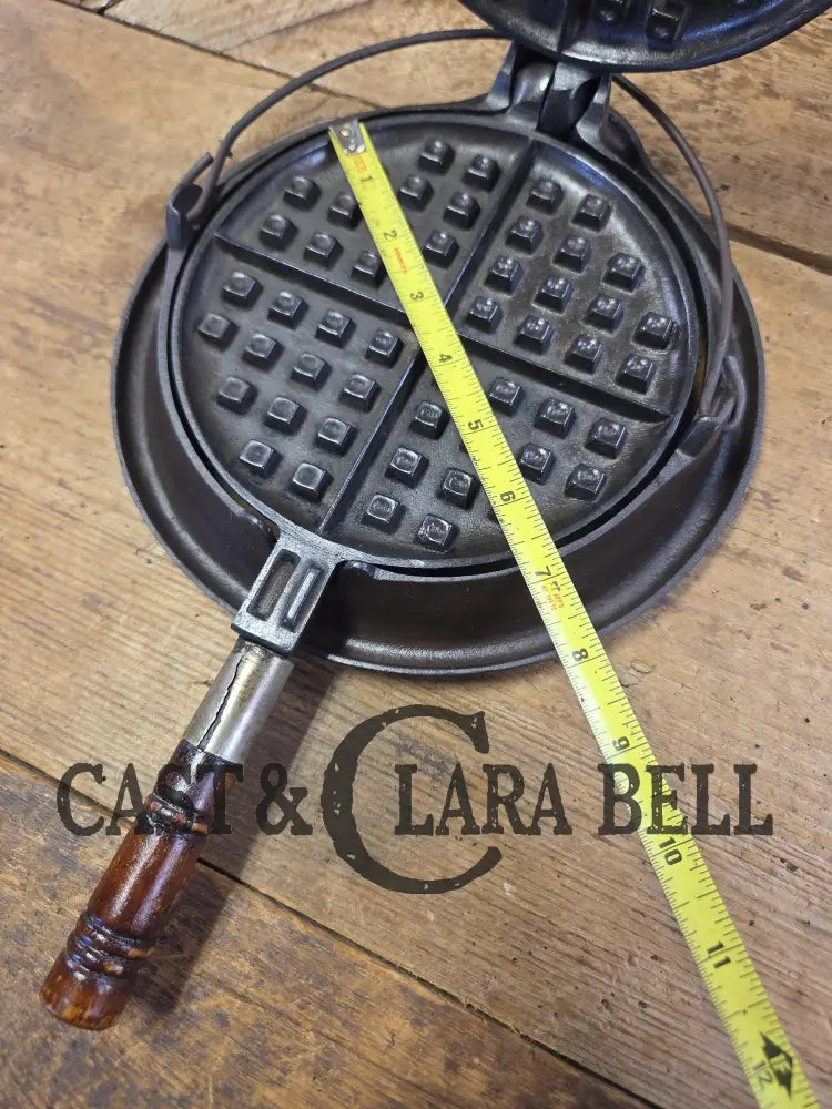 Beautiful! Early 1900’s Wagner #7 Cast Iron Waffle Iron with low base. Pat’d 1910. Fully restored and ready to use!