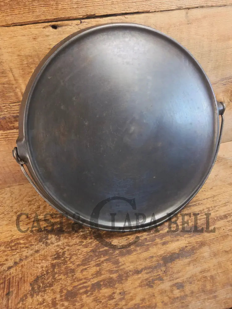 Beautiful!! Early 1920’s Griswold Slant Logo ’Erie’ No. 12 Round Griddle Bailed 741. Perfect Pizza Griddle - Griddle